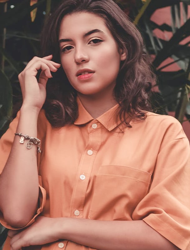 bigger picture of a lady